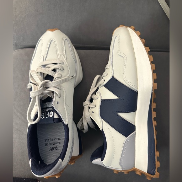 FIGS | New Balance 327 - Picture 4 of 6